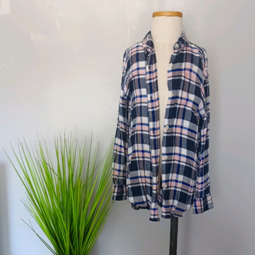 Old Navy Plaid Button Down Shirt - Picture 4 of 6